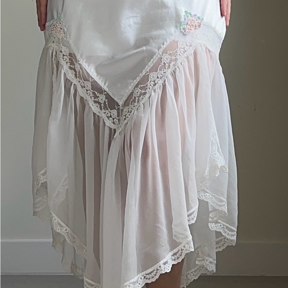 This beautiful Vintage Victoria Secret rare nightgown - Picture 2 of 8